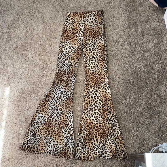 Forever 21 Pants - Cheetah Print Flowy Pants